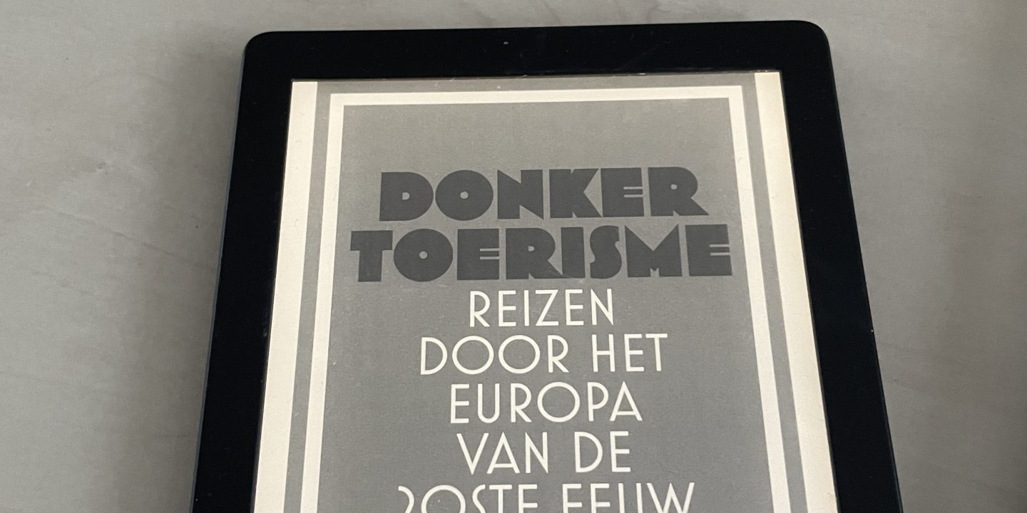 Donker toerisme van Luc Rasoon